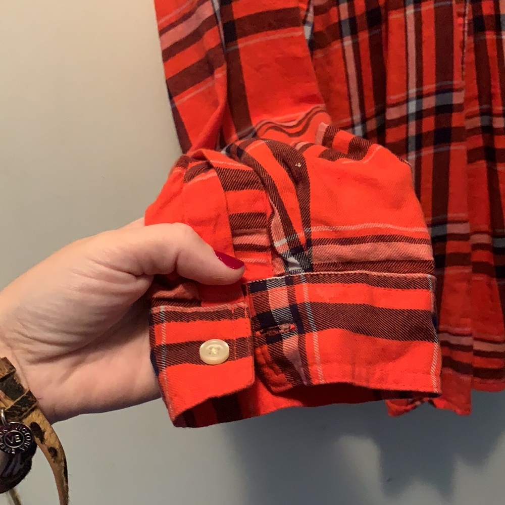 2 Button up - Picture 5 of 5